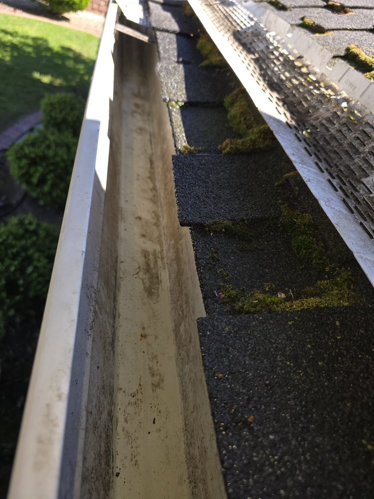 Gutter Cleaning Service service by HC Gardening & Landscaping